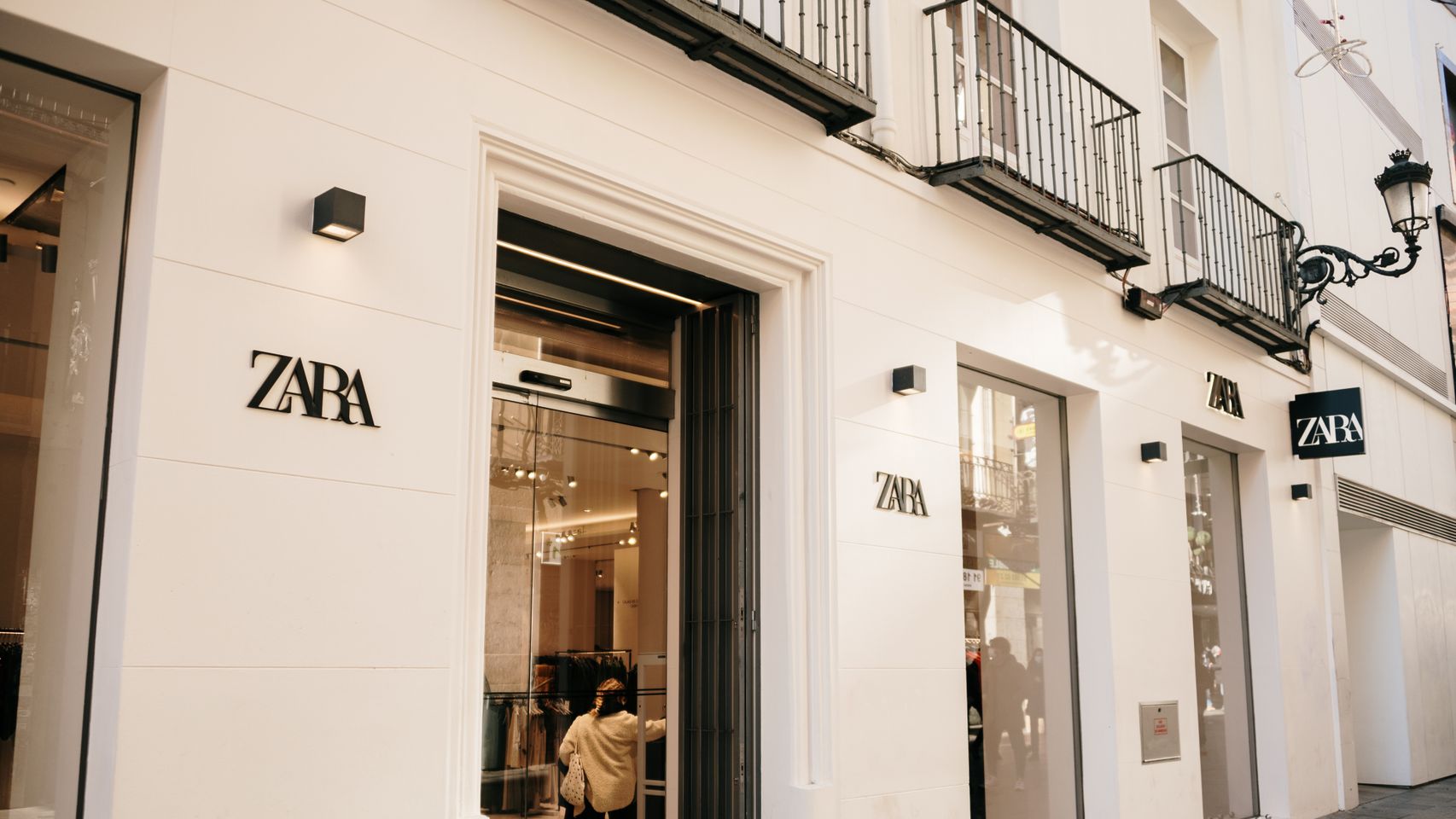 CCOO cierra con Inditex un acuerdo con subidas salariales hasta 2028 y ayudas sociales