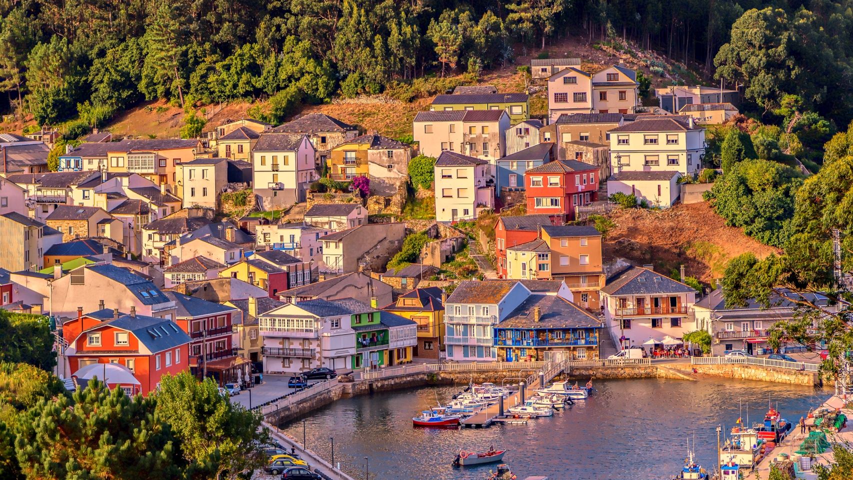El puerto de O Barqueiro.
