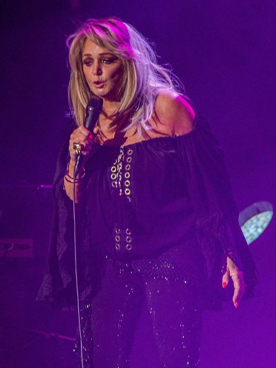 Bonnie Tyler.