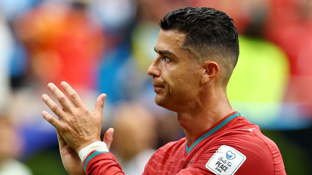 Cristiano Ronaldo aplaude tras su partido contra el Congo.