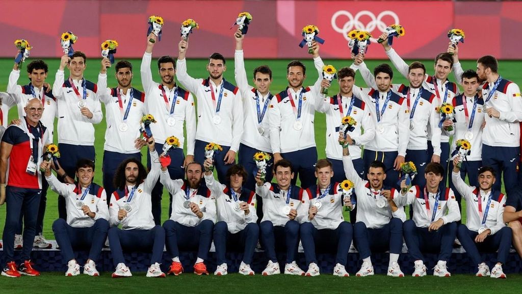 España gana la medalla de plata en los Juegos Olímpicos de Tokio.