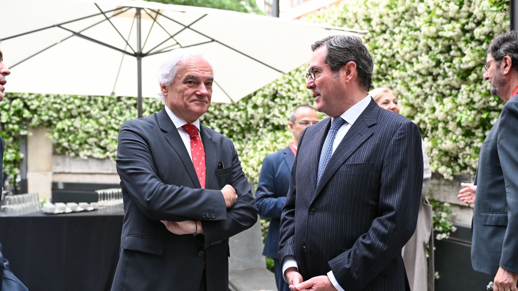 Los escándalos son diarios y la situación es insostenible