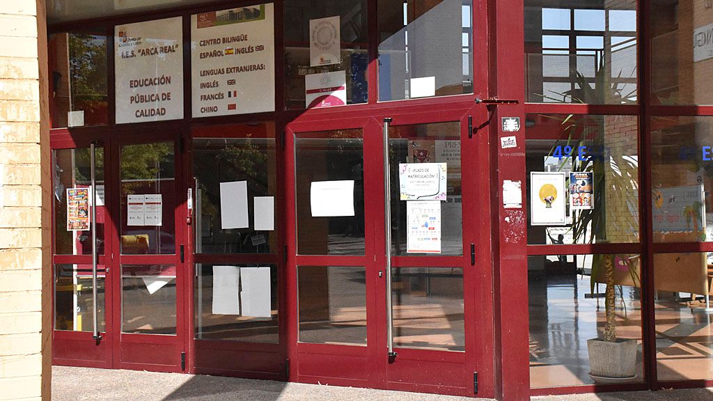 Imagen del exterior del IES Arca Real en Valladolid.