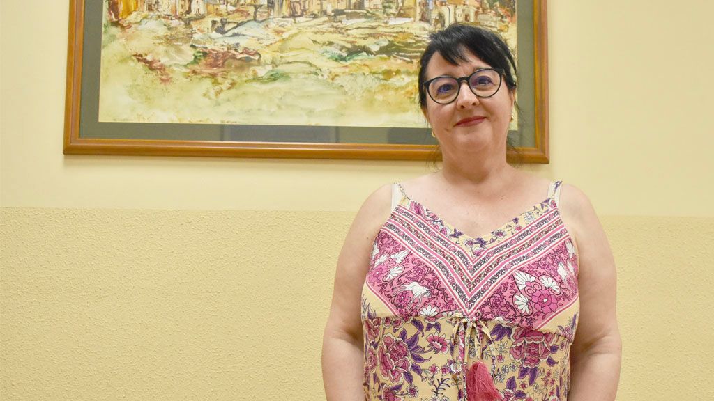 Montserrat Flores atiende a EL ESPAÑOL de Castilla y León en su despacho.