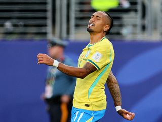 Raphinha, durante un partido de Brasil en el Mundial.