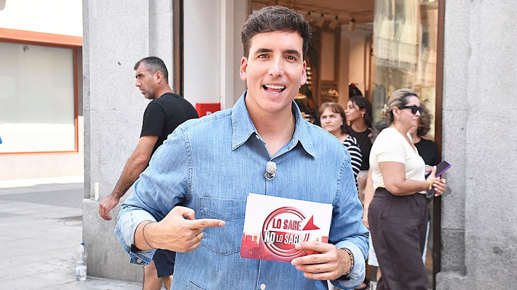 Xuso Jones, posa para EL ESPAÑOL de Castilla y León mientras graba el programa 'Lo sabe, no lo sabe'