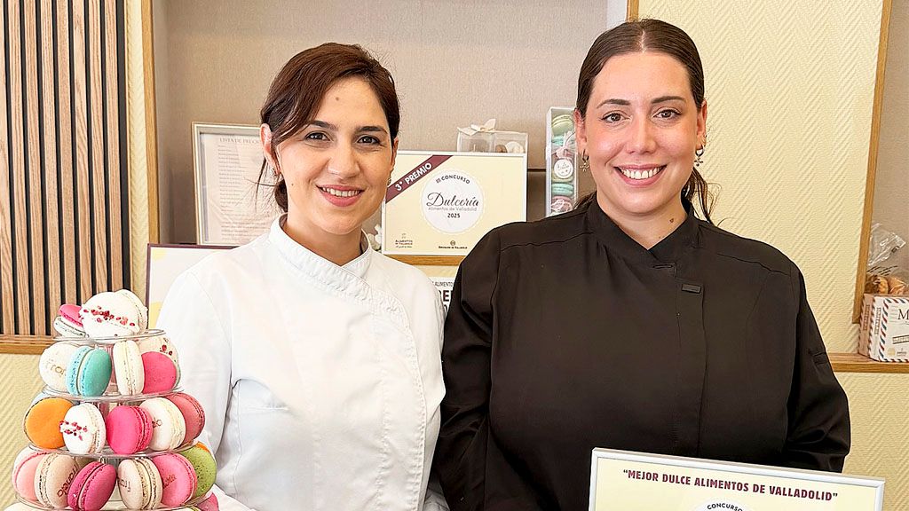 Violetta a la izquierda y Belén a la derecha en su negocio.