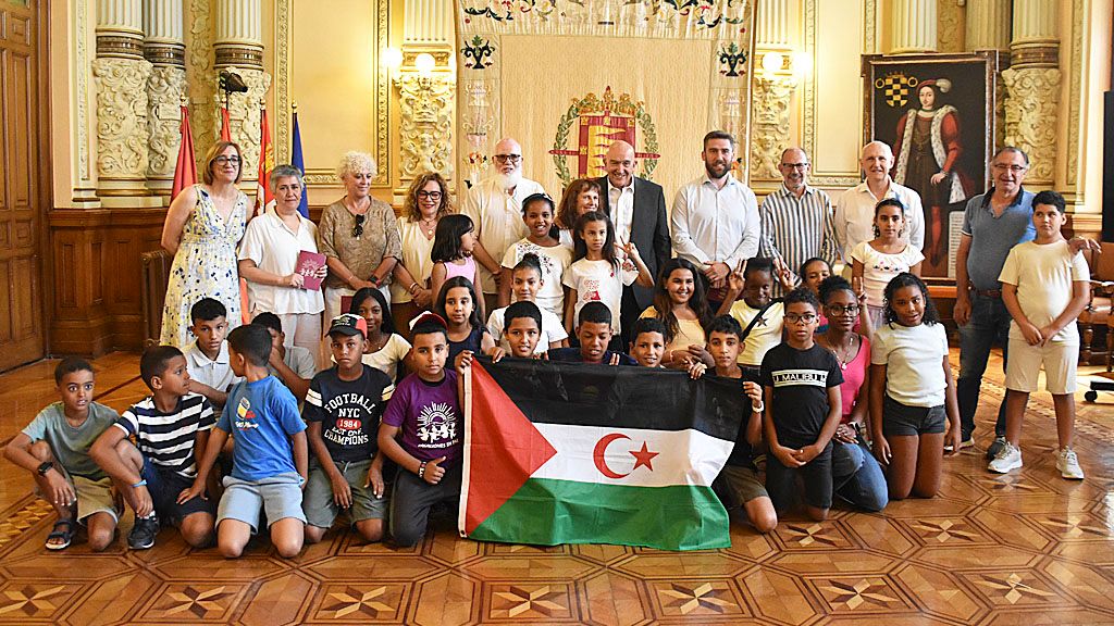 Llegada de los niños saharauis a Valladolid y recepción en el Ayuntamiento de Valladolid..