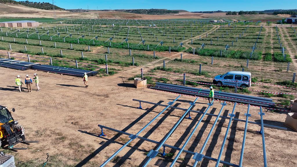 Preparación de la planta fotovoltaica de Aspiravi en Valladolid.