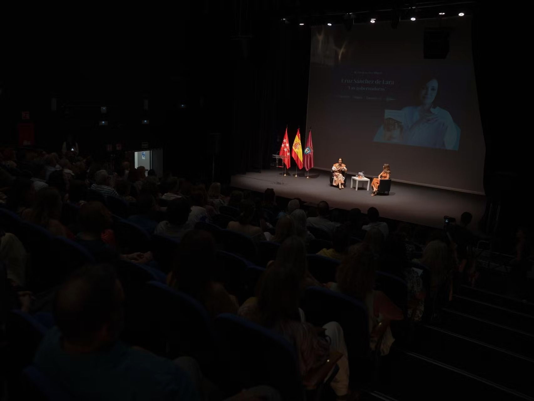 El pasado lunes, más de 400 personas se reunieron para asistir al Club de Lectura sobre 'Las gobernadoras'.