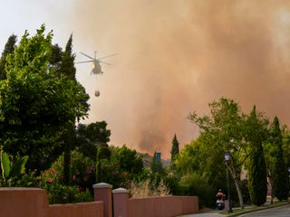 Al menos seis muertos y varios heridos en el incendio forestal de Los Gallardos (Almería): Moreno pide «máxima cautela»