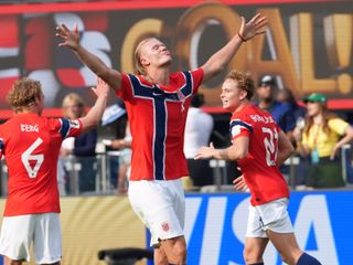Haaland celebra uno de los goles marcados ante Brasil.