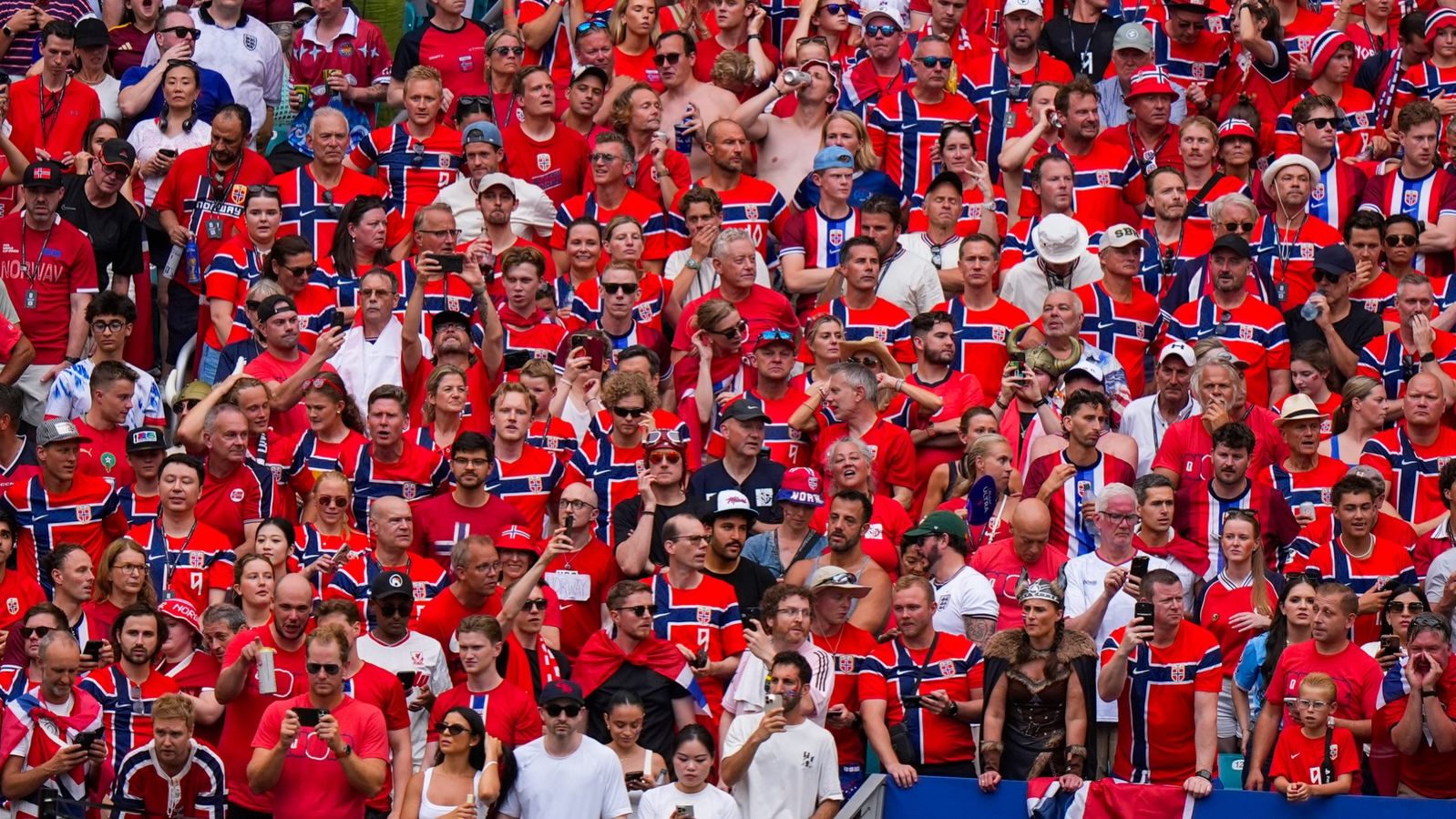 La Familia Real de Noruega ha compartido imágenes de la afición del país en el último partido disputado en el Mundial, en Miami.