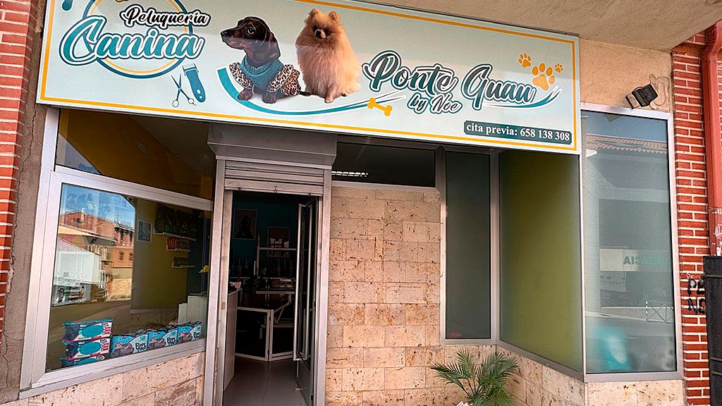 Fachada de la peluquería canina de Noelia en Cigales.