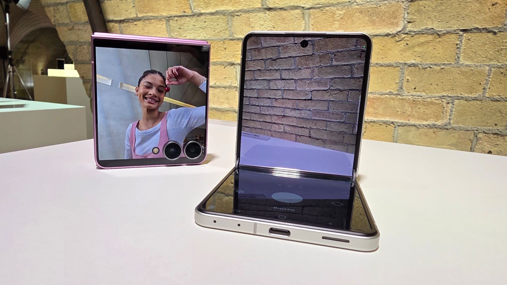 Samsung Galaxy Flip 8