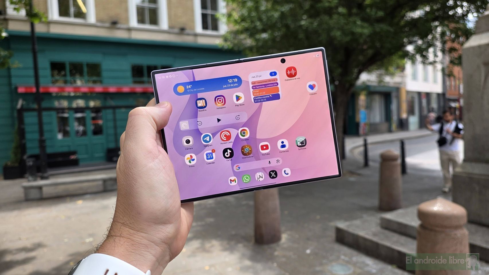 Samsung Galaxy Z Fold 8