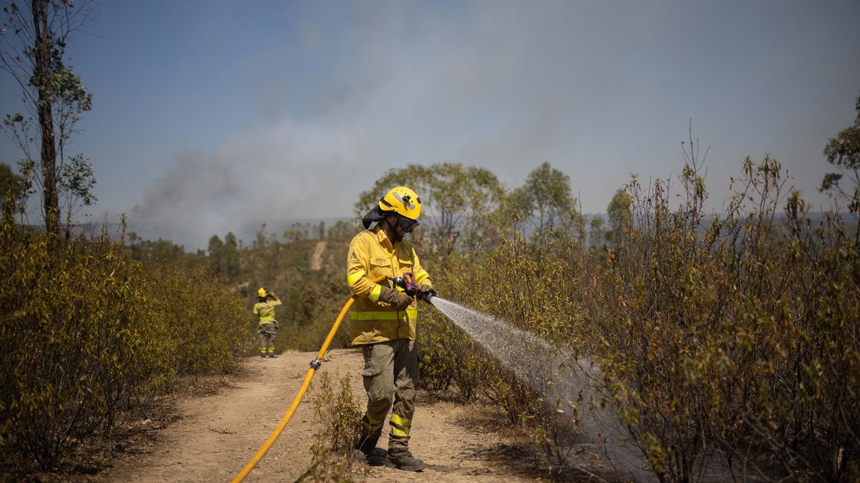 EL Gobierno andaluz eleva la situación operativa 2 en el incendio de Niebla e incorpora a la UME