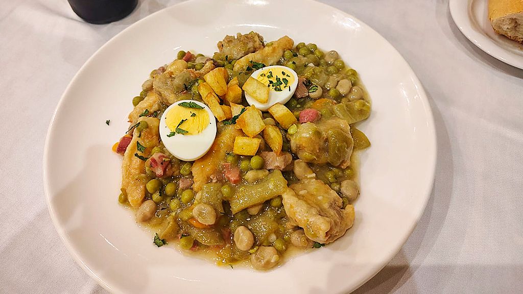 Imagen de la sabrosa menestra del Restaurante La Tasca de Palencia.