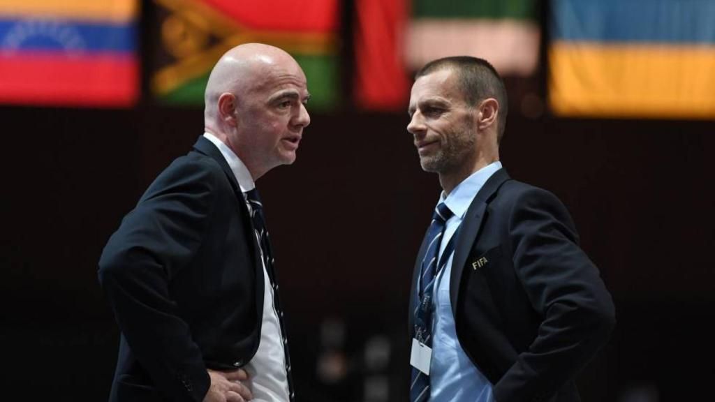 Gianni Infantino y Aleksander Ceferin, durante un acto.