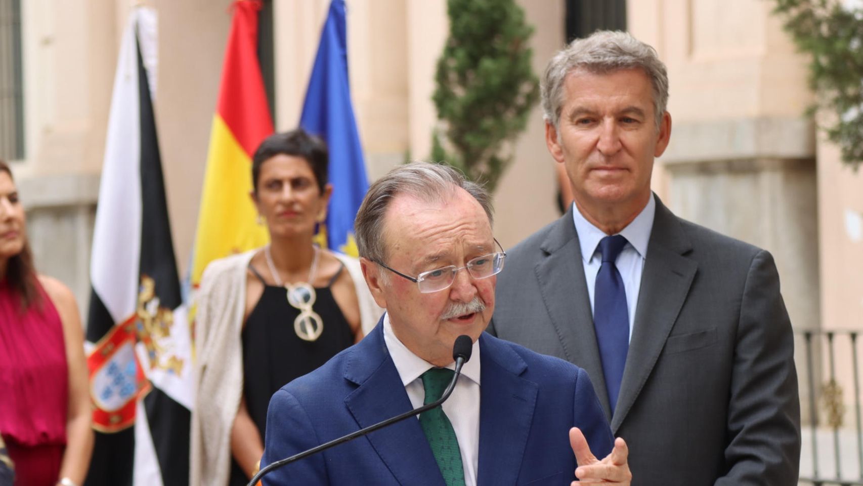 Última hora política, en directo | Vivas participa en un desayuno informativo en Madrid arropado por Feijóo y toda la cúpula del PP
