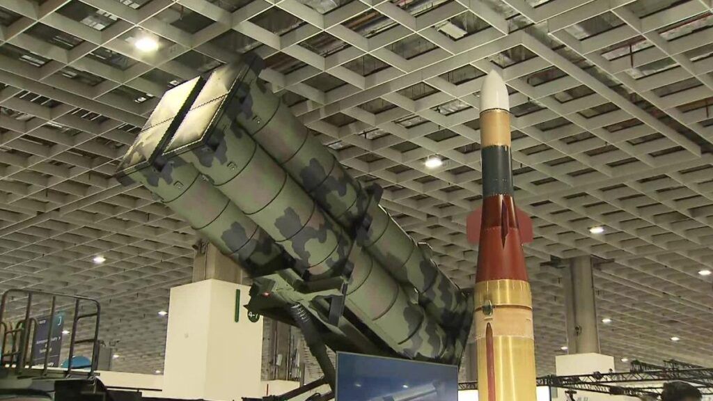 El Strong Bow está concebido para interceptar misiles balísticos a unos 70 kilómetros de altitud, un nivel superior al alcanzado por el Tien Kung III, que llega aproximadamente a 45 kilómetros.