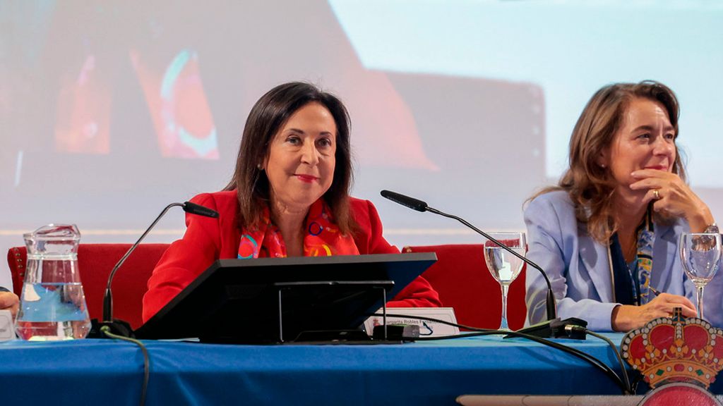 La ministra de Defensa, Margarita Robles, en León.