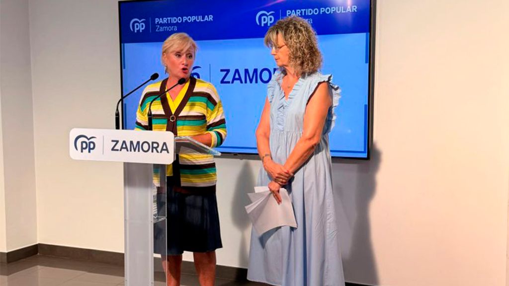 Leticia García, a la izquierda y Elvira Velasco a la derecha.jpg
