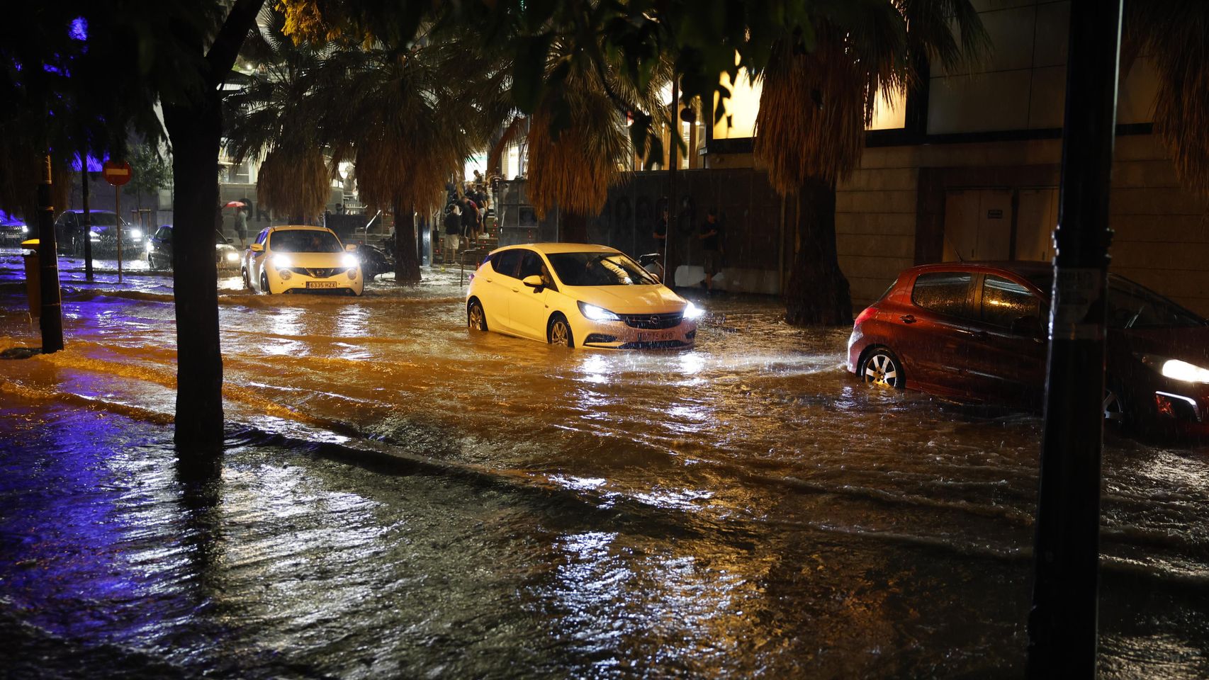 Emergencias lanza un Es-Alert y el Poyo, a punto de desbordarse