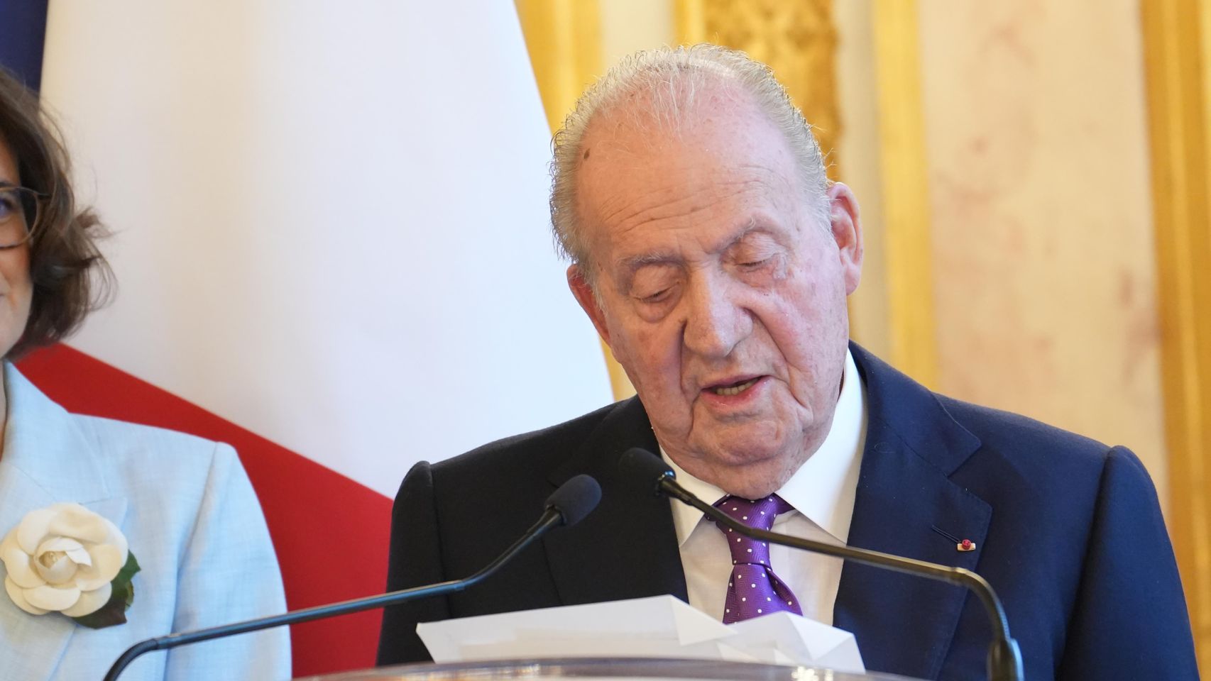 Juan Carlos I presenta en Francia sus memorias como «su legado a España» y admite que escribirlas «fue temerario»