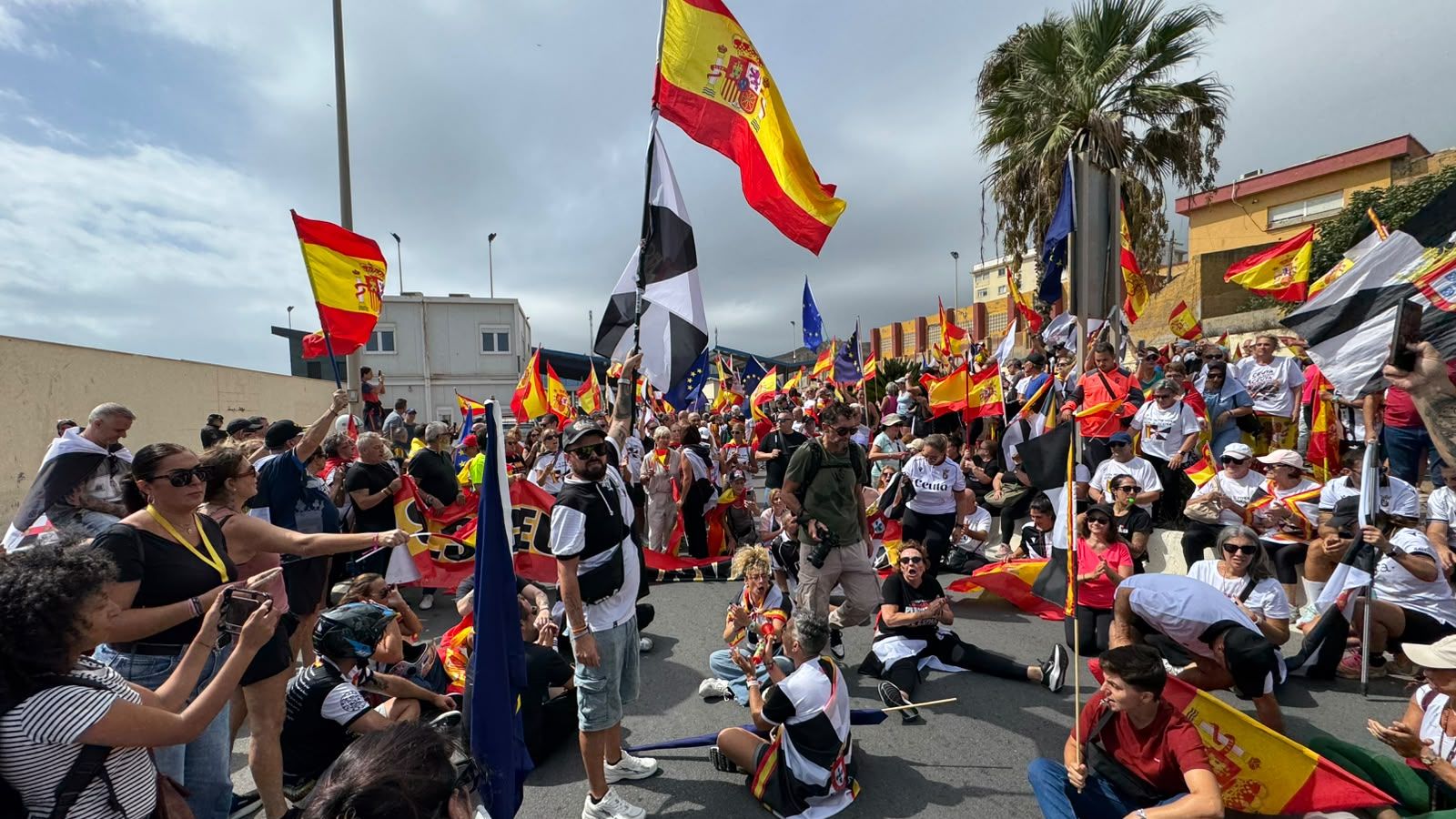 Los 60 minutos en los que los ceutíes bloquearon la frontera con Marruecos: Volveremos al Tarajal a detener el paso
