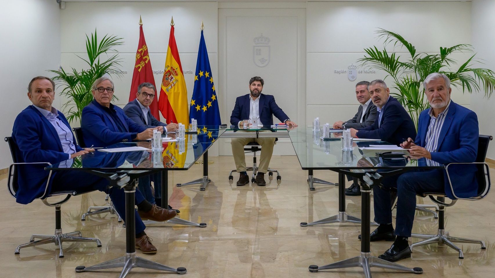 Miras pacta con colectivos agrarios un plan de 12M frente al aumento de costes y las inclemencias meteorológicas
