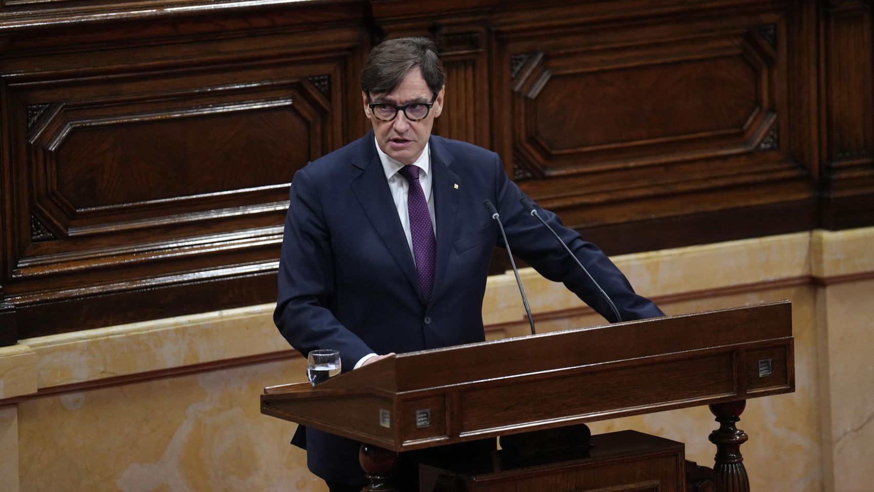 Salvador Illa se enfrenta al fiasco de PISA en el Parlament.