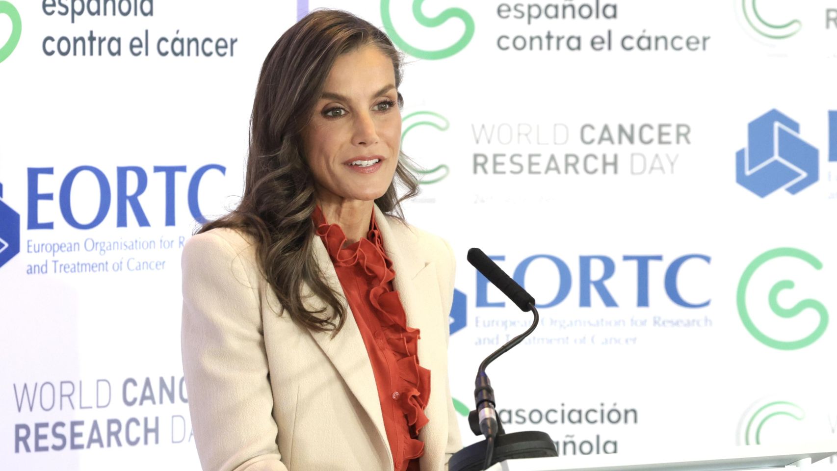 El importante mensaje de la reina Letizia en Bruselas: El cáncer infantil merece una atención especial