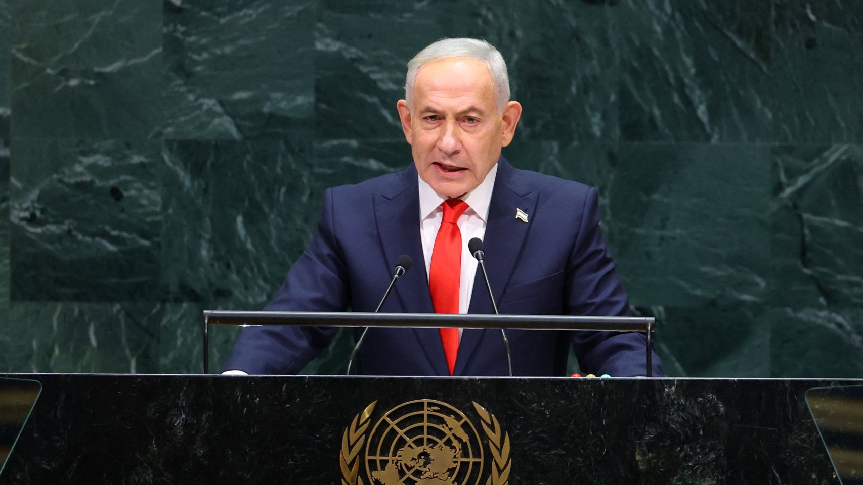 Decenas de delegaciones abandonan la Asamblea de la ONU antes de hablar Netanyahu y él los llama «cobardes morales»