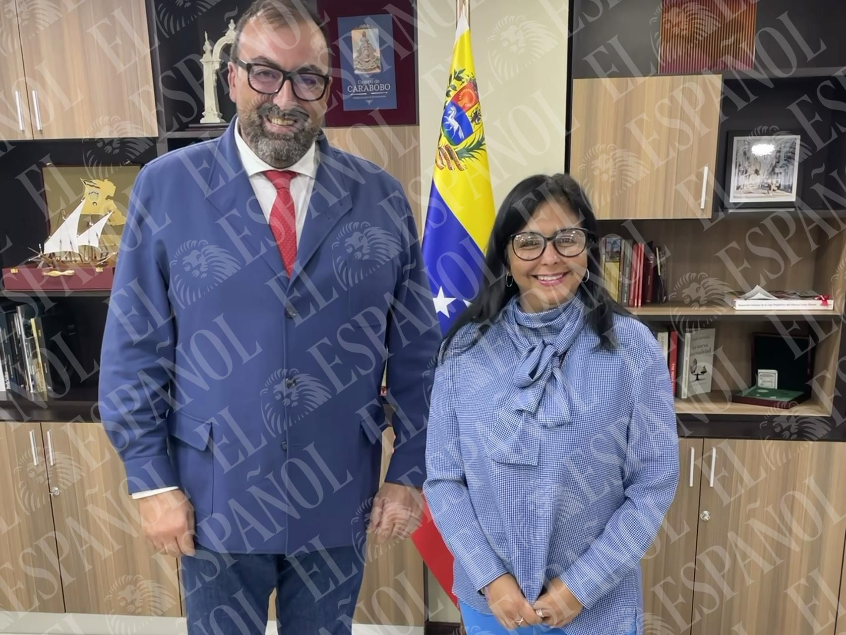 Koldo García, junto a Delcy Rodríguez, en el despacho de la Vicepresidencia de Venezuela.