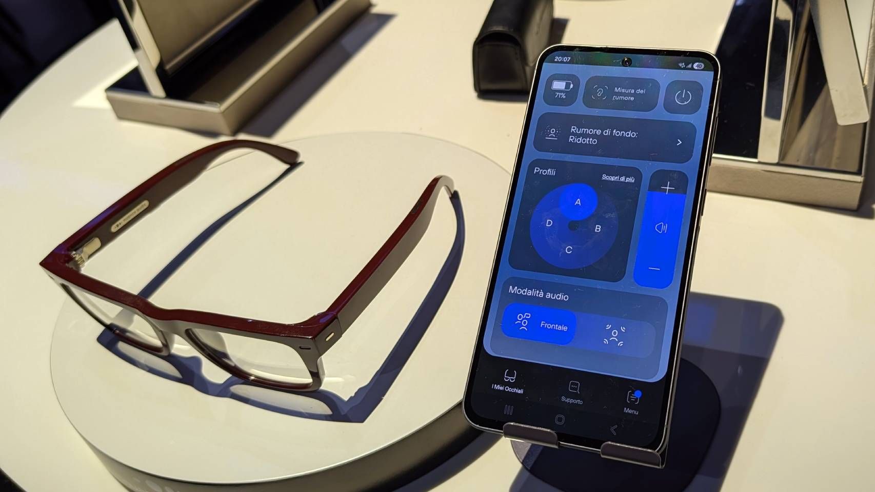Las Nuance Audio Plus y la app del móvil.
