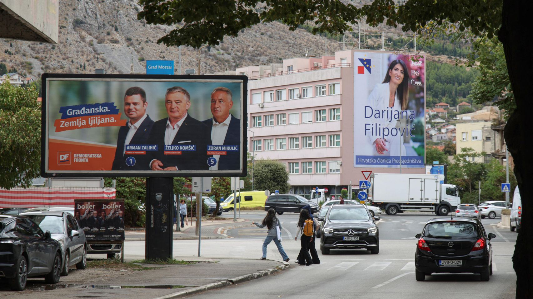 Bosnia vota en unas elecciones marcadas por la división étnica y el estancamiento del proceso de adhesión a la UE