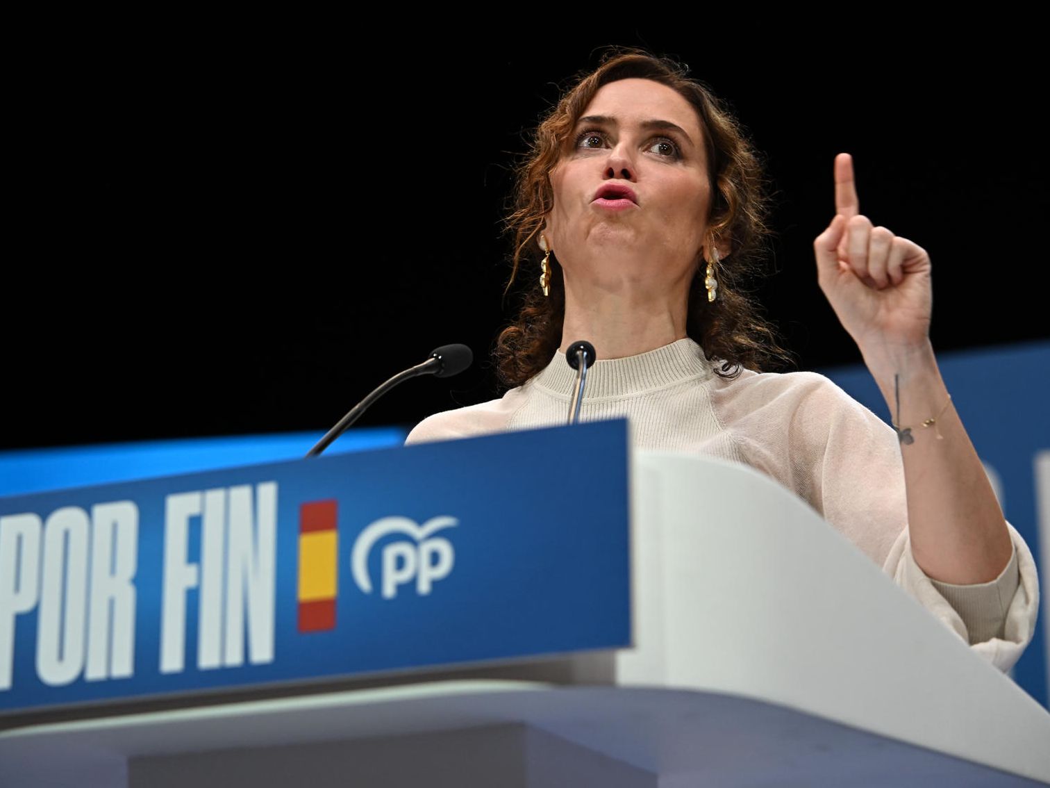 Ayuso acusa al Gobierno de permitir que se infiltre en Sol el grupo Samidoun, vinculado a terroristas palestinos