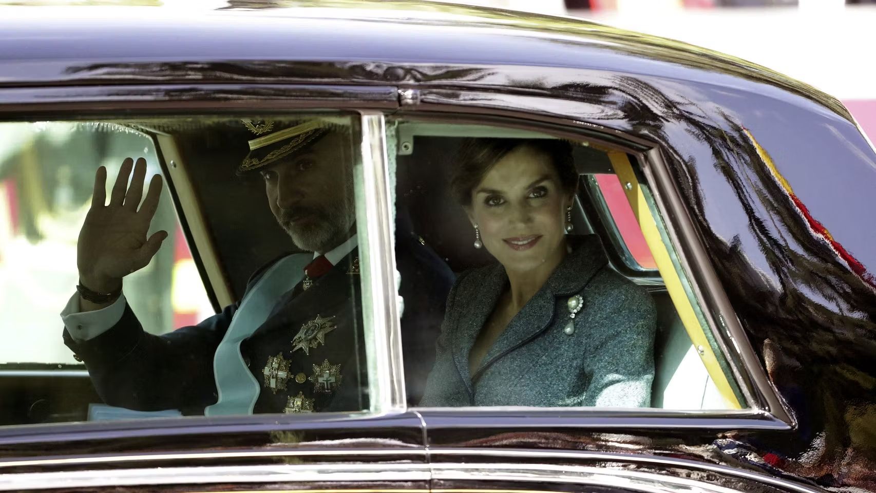La reina Letizia con el broche de perlas de Victoria Eugenia el 12 de octubre de 2017.