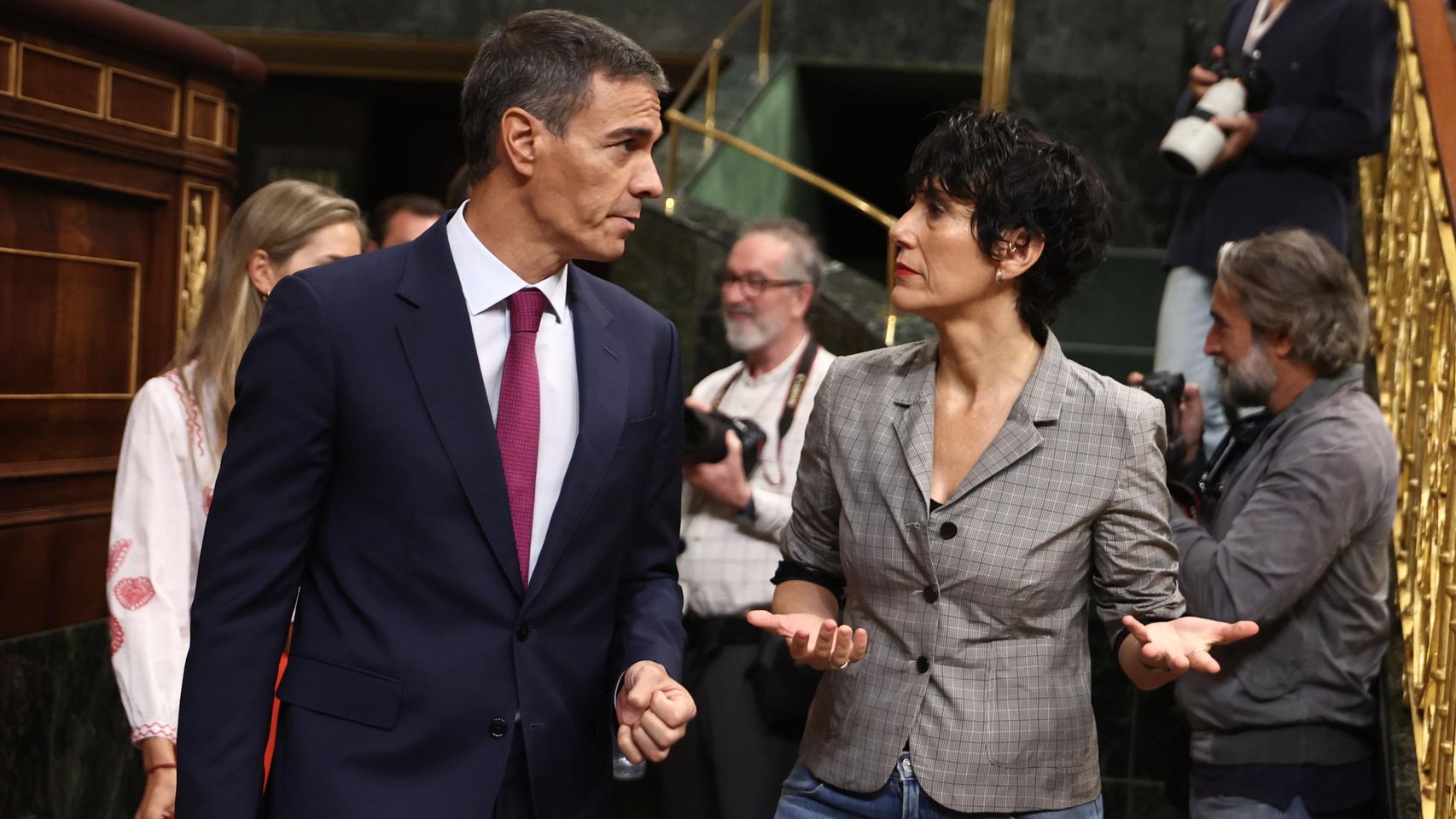 Pedro Sánchez y Elma Saiz, en el Congreso.