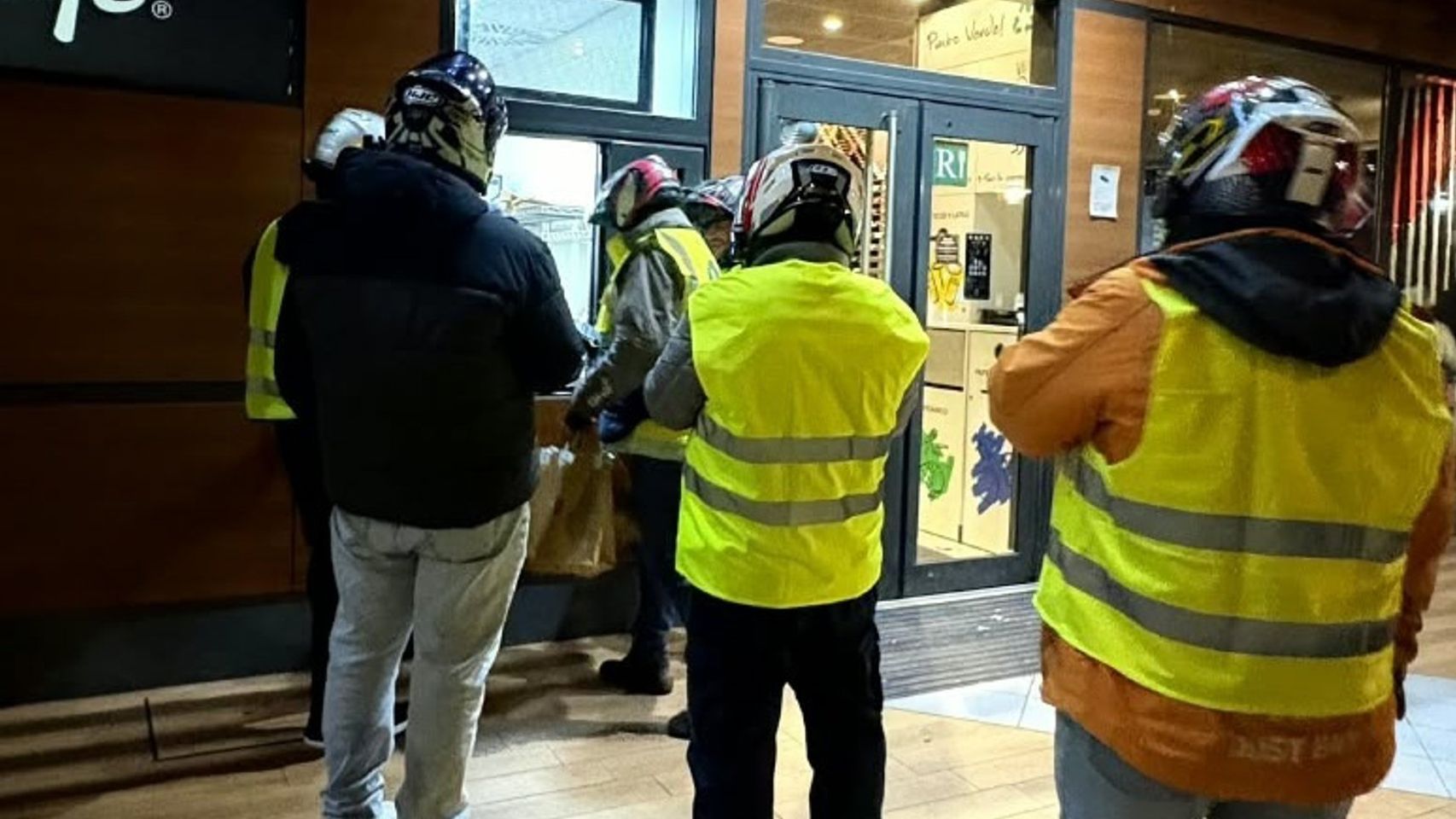 Imagen de trabajadores de Glovo en Vigo