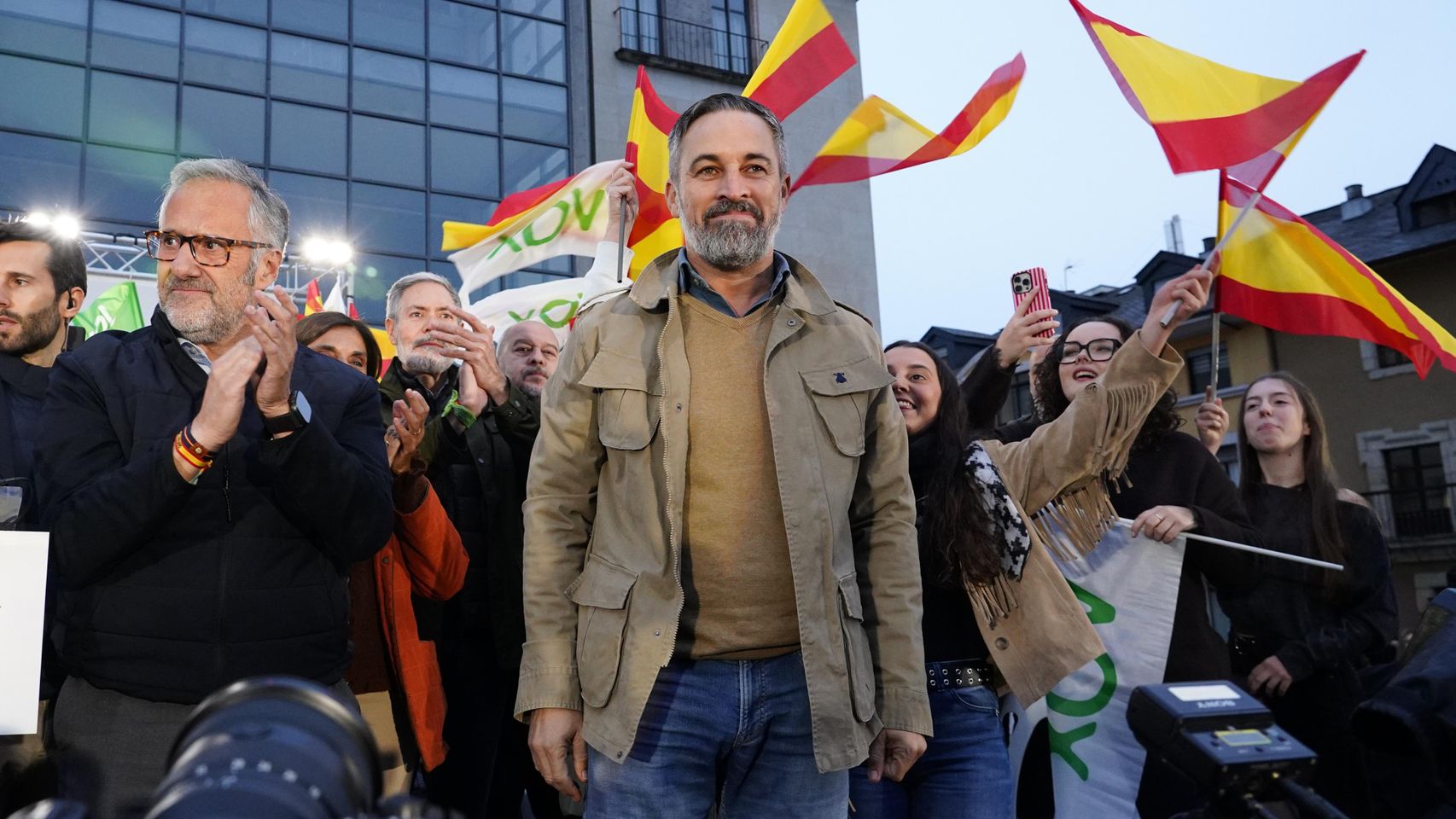 El presidente de Vox, Santiago Abascal, en un acto político este martes en el municipio berciano de Ponferrada