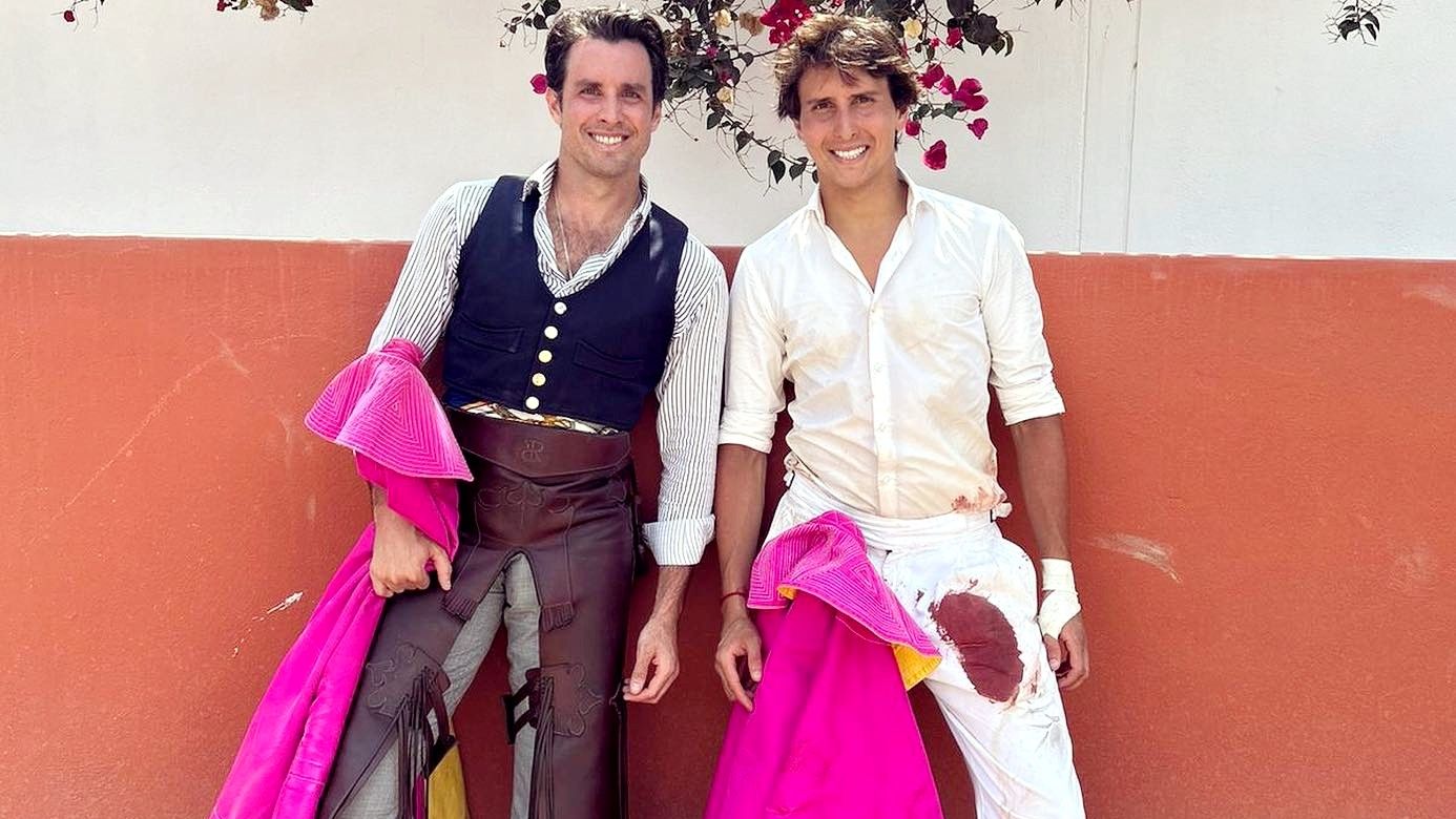 Andrés Roca Rey junto a uno de sus hermanos, el mayor, Fernando, en una imagen de Instagram.