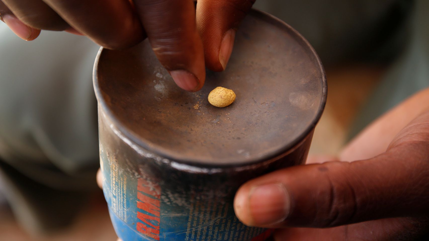 Una pepita de oro encontrada en Burkina Faso.