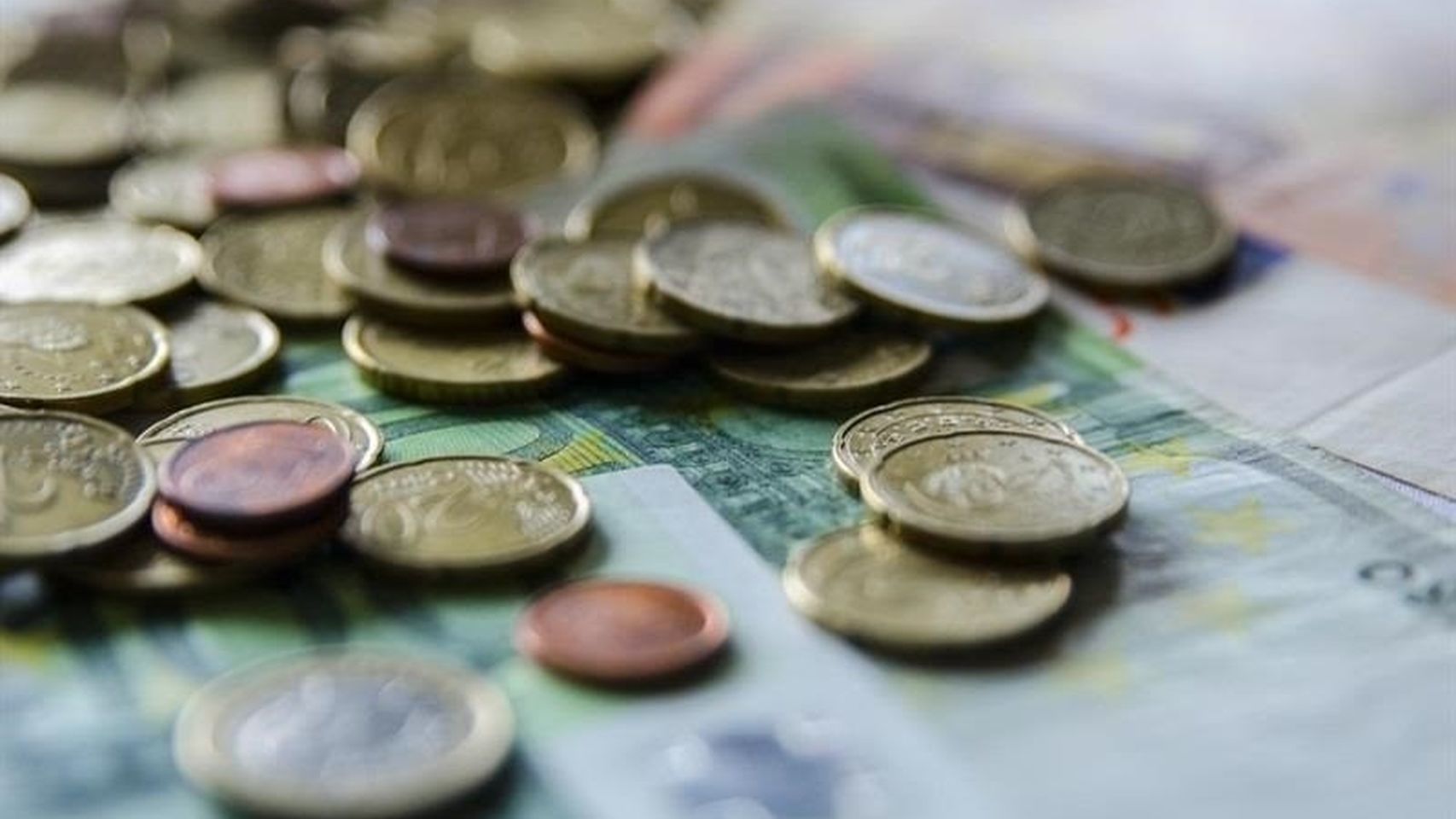 La deuda pública cierra 2017 en el objetivo del 98,1% del PIB pero vuelve a marcar récord histórico