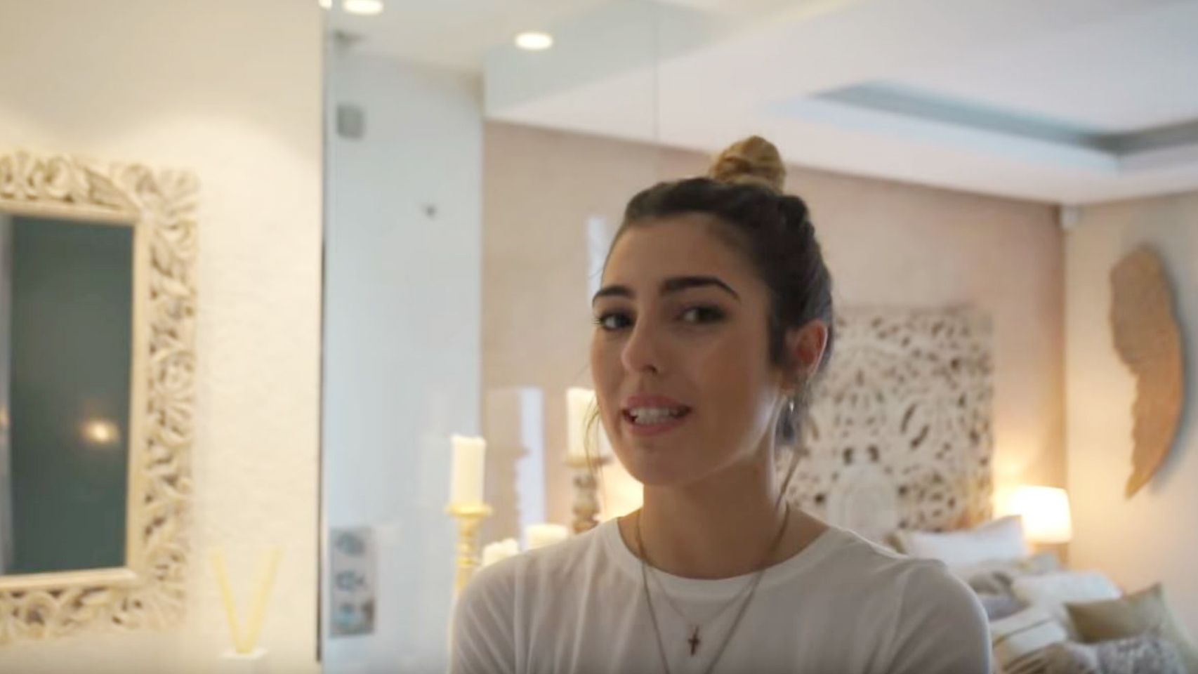 Anna Ferrer ha realizado un 'room tour' por su habitación personal.