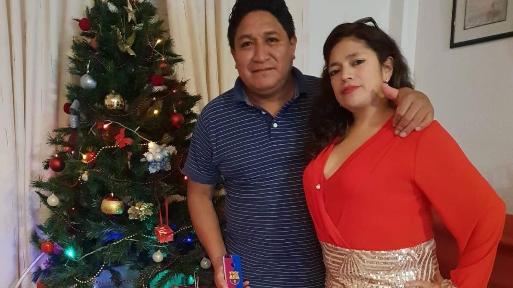 Lourdes, junto a Marco, quien se ha quitado la vida en prisión.