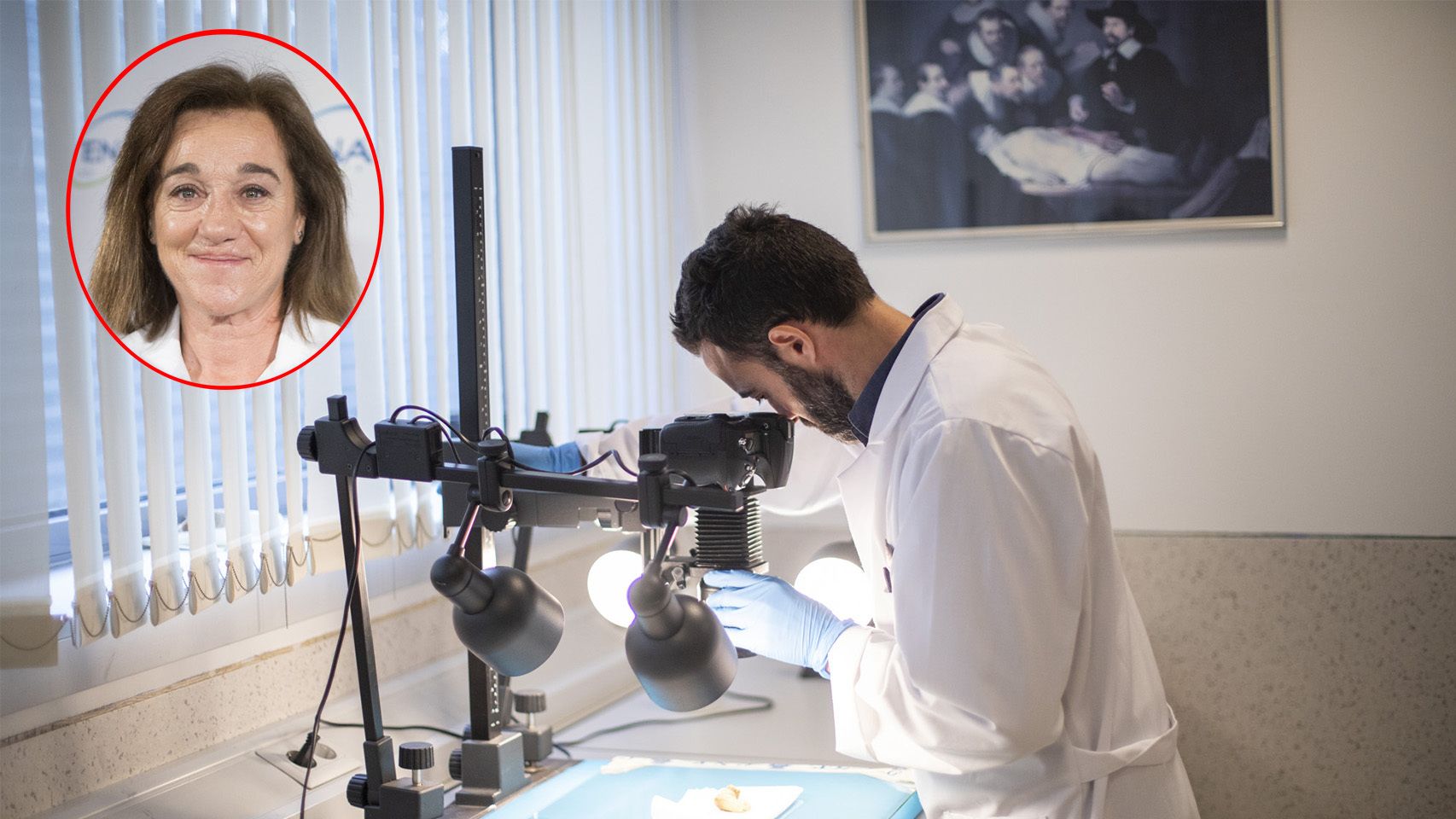 Samuel Miralles, fotógrafo forense, emplea la técnica con la que se obtuvieron las huellas de Blanca Fernández.