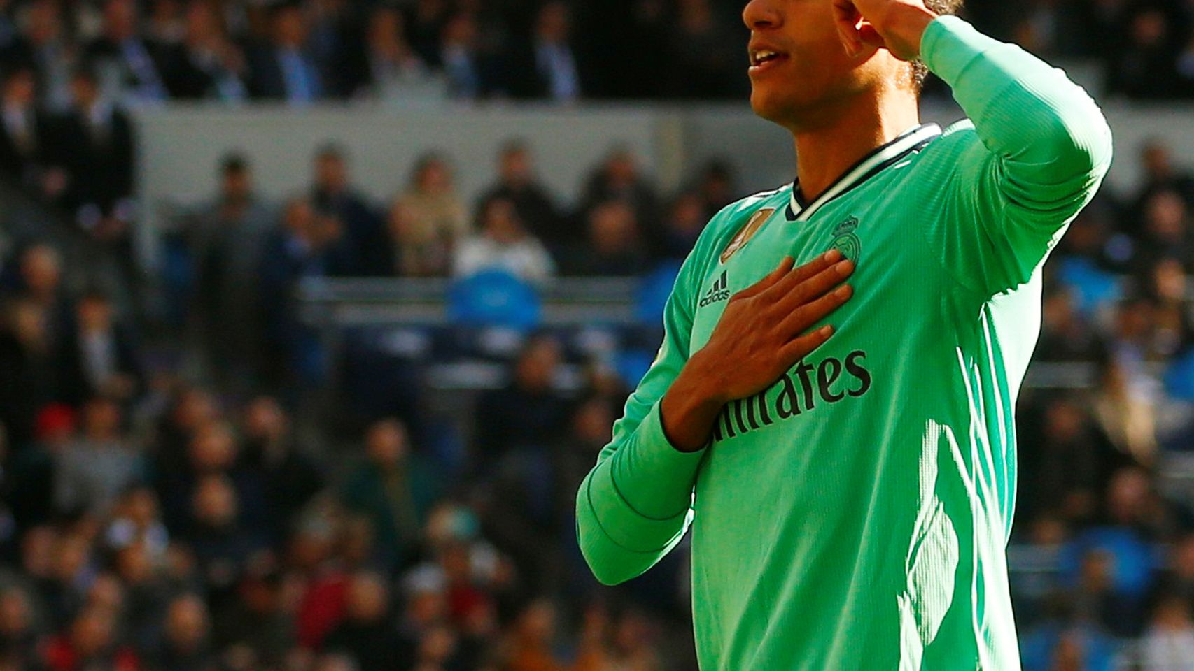 Varane celebra su gol al Espanyol