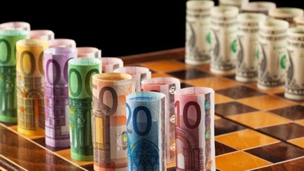 La banca europea se monta en el dólar: los bonos 'yankees' superan a los bonos en euros